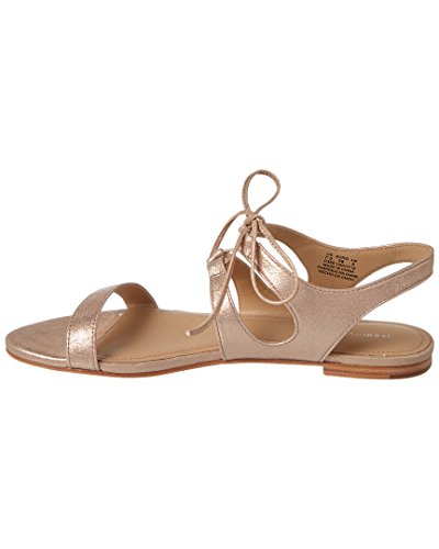 Pour La Victoire Lacey
