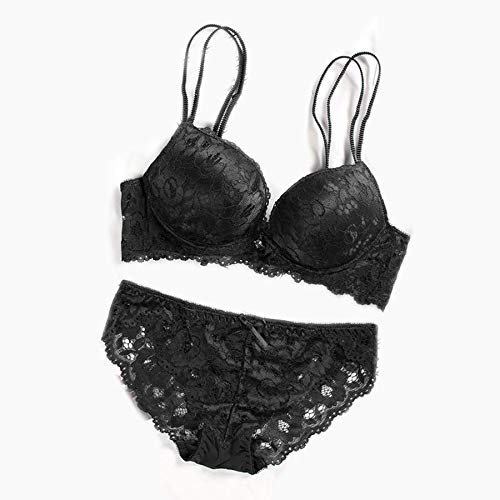 black lace bra and panty set