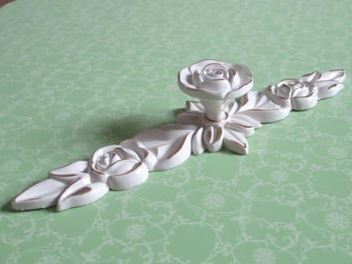 Cabinet Pull Antique, Cabinet Pulls Knob Cream White Gold Rose Flower Dresser Pull Drawer Knobs Cabinet Knob Back Plate, Material zinc alloy (Knob w. Lager Plate)