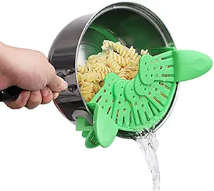 Korunb Clip-on Kitchen Food Strainer for Pasta, Heat Resistant Durable Colander Pots Pan Pasta Strainer, Food Hands-Free Pan Strainer, Clip-on Food Spaghetti Strainer (1 PC, Green)