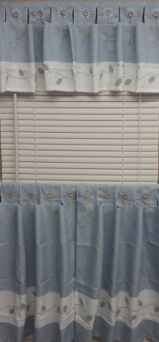 Daisy Embroidered with Applique 24