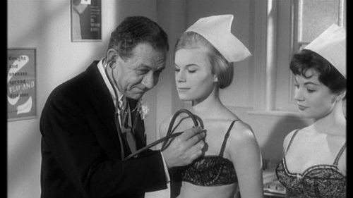 Amazon Carry On Regardless Kenneth Connor Sid James Charles Hawtrey Gerald Thomas