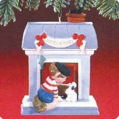 Hallmark Joyeaux Noel Windows of the World 4th in Series 1988 Ornament QX4021