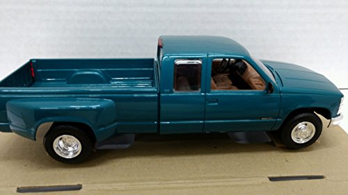 AMT 6992EO 1995 Chevrolet C3500 1:25 Scale Built-up Plastic Promo - Teal Green Metallic