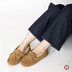 Minnetonka Womens Sheepskin Hardsole Moccasin