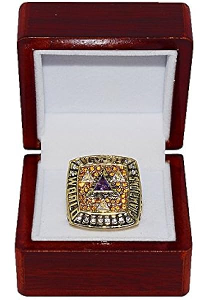 Los Angeles Lakers Kobe Bryant 2002 Nba Final World Champions Back To Back Champs Rare Collectible Replica Nba Gold Championship Ring With Cherrywood Display Box At Amazon S Sports Collectibles Store
