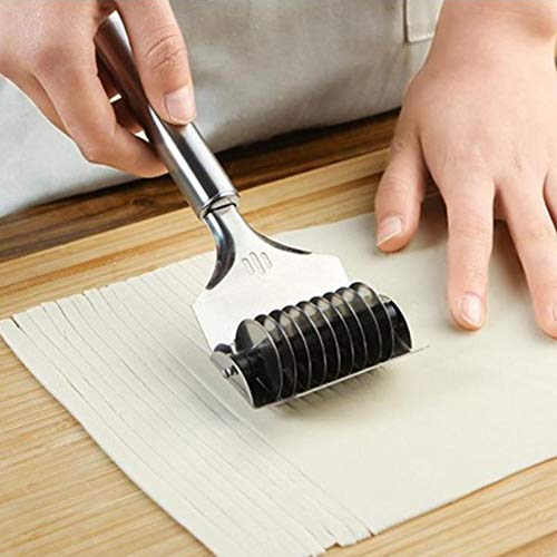 9.1x2.5x2.83in High Grade Stainless Steel Noodle Lattice Roller Docker Dough Cutter Pasta Spaghetti Makerï¼ŒThe Knife Wheel Can Cut Out 8 Noodlesï¼Œfor Kitchen Cooking Tools