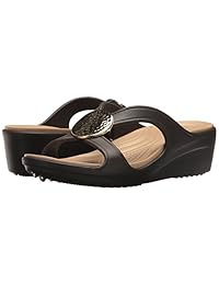 Crocs Sanrah - Sandalia de cuña con forma de círculo martillado