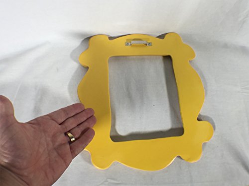 1 Friends+Monicas+Peephole+Door+Frame