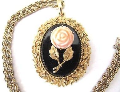 Vintage Avon Jewelry Necklaces Store 