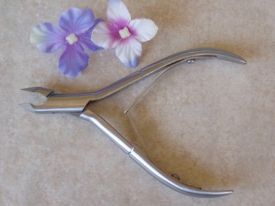 Body Toolz Rounded Box Joint Cuticle Nipper, 1/4 Jaw