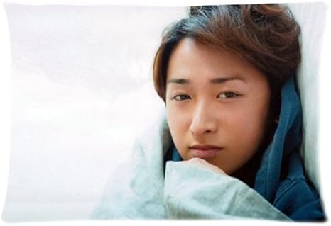 Amazon 嵐 Arashi リーダー 大野智 おおのさとし Ohno Satoshi 大ちゃん Oochan 嵐 萌 3イケメン ｰ Wｰ ｷﾗﾝ で あなたを誘惑しちゃうこと間違いなし 抱き枕 カバー 手触り 実感あり Dﾟwﾟd セクシーな裸抱き枕カバー E Z 立体抱き枕 カバー新