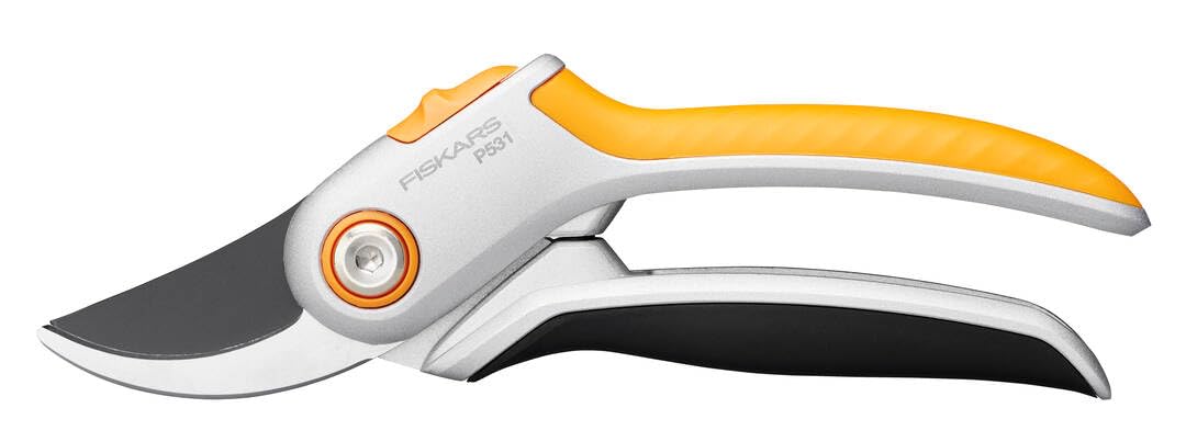Fiskars Bypass Pruning Shears for Fresh Branches and Twigs, Non-Stick Coated, Steel Blades/Aluminium Handles, Black/Orange, Plus, P531, 1057168