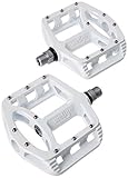 Wellgo MG-1 Magnesium Sealed Platform Pedal, 9/16-Inch, White