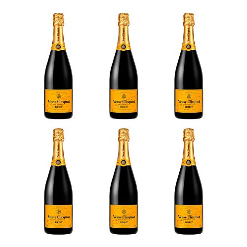 Veuve Clicquot Yellow Label Brut Champagne Magnum in Gift Box Pack of