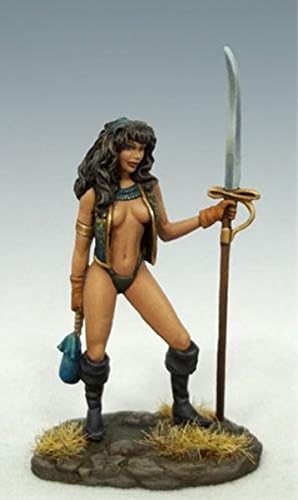 Elmore Masterwork: Female Pirate with Glaive