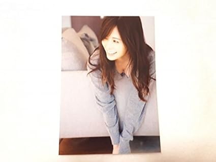 Amazon 白石麻衣 写真 ソファー グレー Vネック ニット L版 乃木坂46