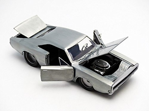 Jada Toys Fast & Furious Diecast '68 Dodge Charger R/T Vehicle (1:24 Scale)