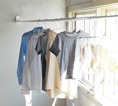 Amazon Co Jp 渡せる物干し 物干し 洗濯 室内 ランドリー 部屋干し コンパクト リビング アイデア 便利 部屋 屋内 竿 セット 取り付け簡単 グッドデザイン 雪 雨 花粉 室内干し 壁 簡単 浮かせる ホーム キッチン