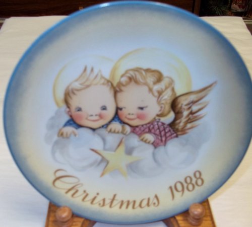 Schmid "Cheerful Cherubs" Hummel Inspired Christmas 1988 Plate