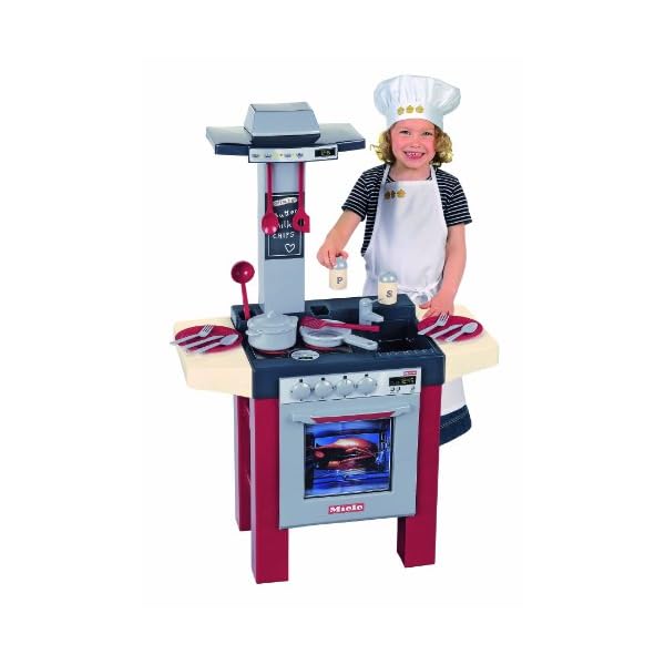 Theo Klein 9067 Miele Gourmetküche I Spielküche inkl. Kochplatte mit Sound I Ofen, Geschirrspülmaschine, Geschirr und viel Zubehör I Spielzeug für Kinder ab 3 Jahren