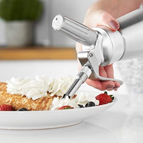 RuneSol® Home Whipper Siphon à crème chantilly professionnel avec 3 douilles en acier inoxydable. Siphons compatible avec les cartouches N20 (non inclus) - Cuisine A Vivre RuneSol® Home Whipper Siphon à crème chantilly professionnel avec 3 douilles en acier inoxydable. Siphons compatible avec les cartouches N20 (non inclus)