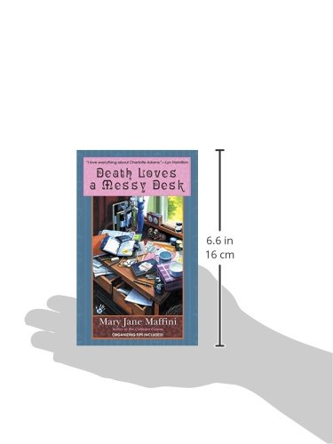 Death Loves a Messy Desk