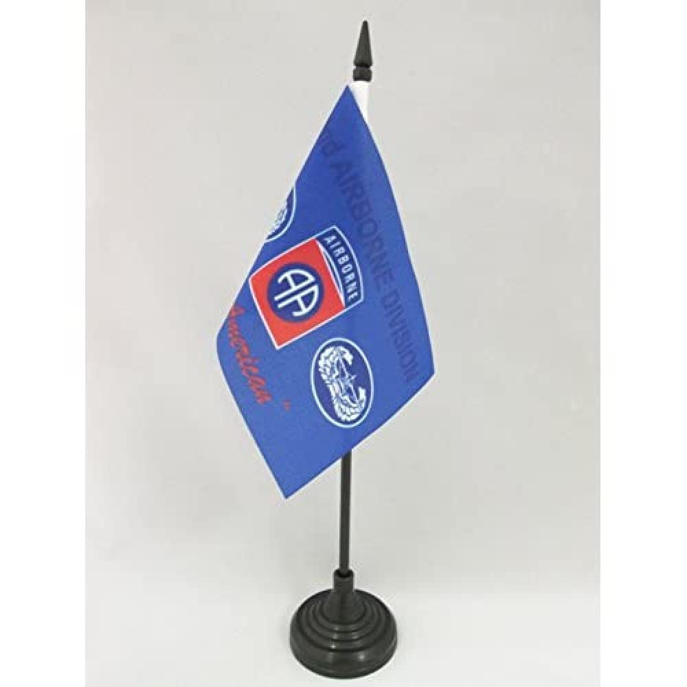 AZ FLAG - USA 82nd Airborne Table Flag 4'' x 6'' - American Office Mini Banner 100% Polyester 15 x 10 cm - Mini Desk Flag with 10'' Pole and Black Plastic Base