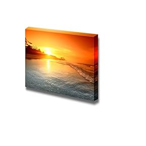 Beautiful Scenery Landscape Sunrise on The Sea Ocean...