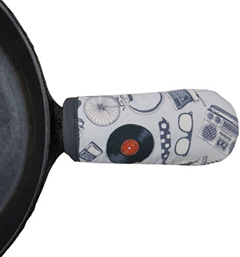 Hipster Kit Cast Iron Skillet Mitt - Handmade