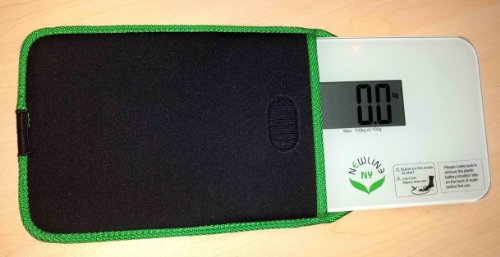 NewlineNY Travel Protection Sleeve for Super Mini 600 Series SBB0638SM Series Bathroom Scales (Case only, no Scale), NY-SMS-S001-BG Black with Green Edges - Thumbnail 5