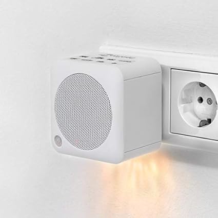 Steckdosenradio mit Bluetooth- Funktion/Bluetooth 4.2 / NFC/UKW Radio/integriertes Nachtlicht/USB Powerbank (Weiß)