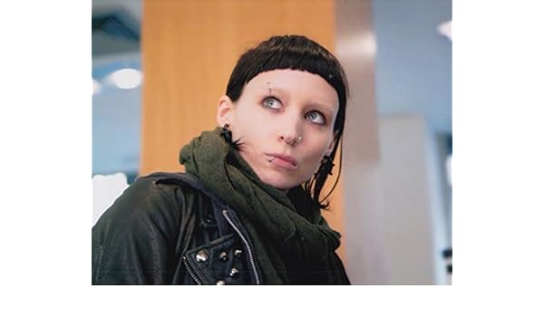 Amazon Com The Girl With The Dragon Tattoo Rooney Mara Photo