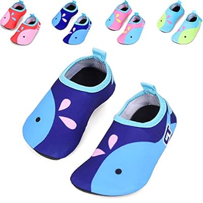 SITAILE Kinder Badeschuhe Wasserschuhe Aquaschuhe Barfußschuhe Schwimmschuhe Strandschuhe Schnell Trocknend Surfschuhe Pool Yoga für Jungen Mädchen Baby 24/25 EU, A Dunkelblau 1 Schnorchelmasken 41nMwNYI5nL. SS400 Obermaterial: Neopren. Komfort und Bequemlichkeit Für den Outdoor-Sport.
Innenmaterial: Polyeste. Trocknen die Wasserschuhe sher schnell. Atmungsaktiv, dünn, wie eine Haut.
Sohle: Gummi. Weicher Entwurf der Sohle zum der Kratzer zu verhindern, deshalb kann es besser sein, die Füße der Kinder zu schützen.
Verschluss: Ohne Verschluss
Absatzhöhe: 0.5 cm
Absatzform: Flach
Materialzusammensetzung: Neopren. Weiche Sohlen, bequem und elastisch.
Schuhweite: Schmal
Wasserdicht