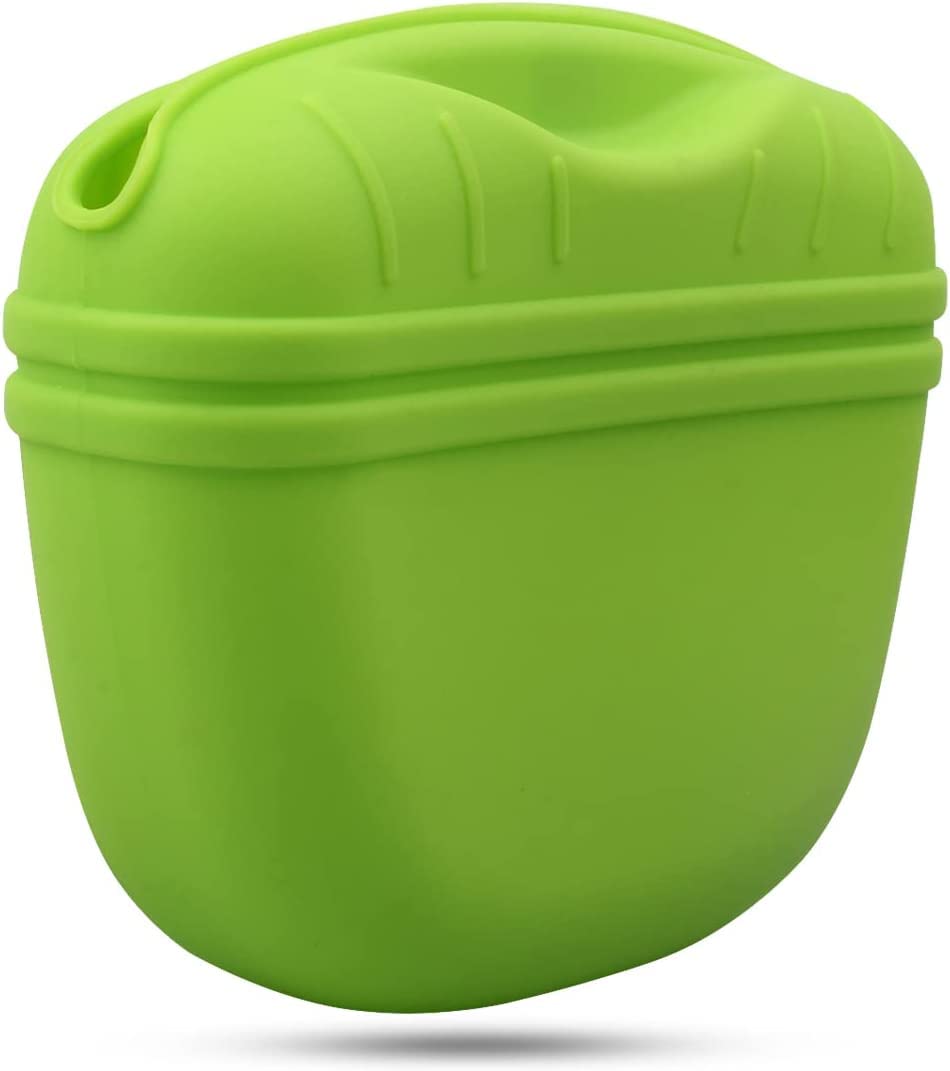DERDOUT 1PCS Dog Treat Pouch,Clip on Portable Training Container，Silicone Dog Training Bag Portable Dog Treat Bags with Magnetic, Closing and Waist Clip, Green
