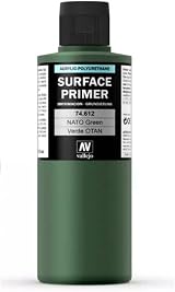 Vallejo Model Color 200 ml Polyurethane Primer NATO Green view 2