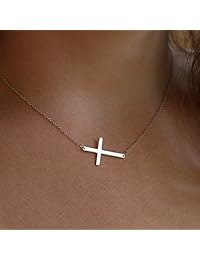 Collar con cruz ubicada de costado de plata de ley 925