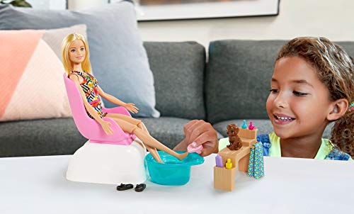 Barbie GHN07 - Mani- Pediküre Spielset mit Puppe (blond), Hündchen, Fußbad und Zubehör, 2 Päckchen Brausepulver für Schaumbad, Farbwechseleffekt auf den Fingernägeln, Geschenk für Kinder ab 3 Jahren – Bild 3