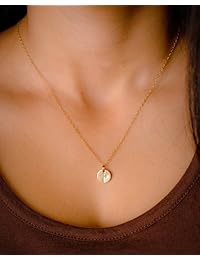 Collar pequeño enchapado en oro religioso con cruz, colgante pequeño y sencillo de disco elegante, regalo para niña o mujer