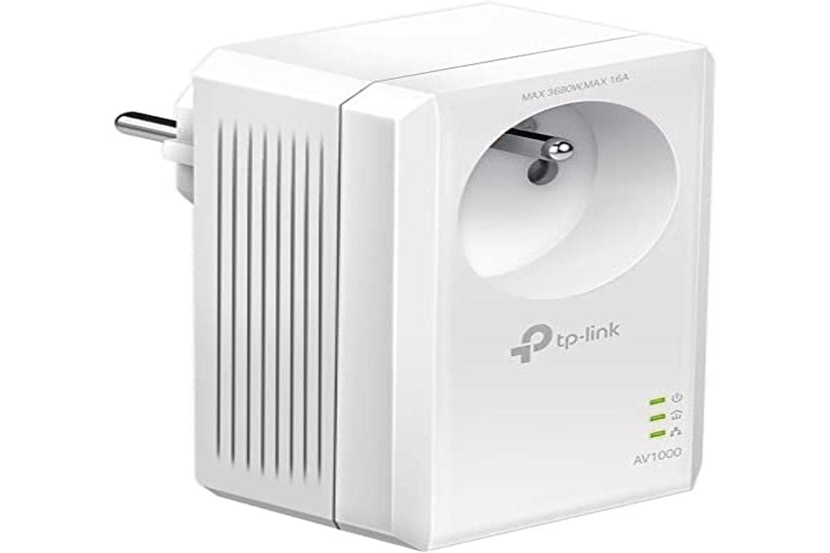 TP-Link Powerline 1000Mbps with 1 Gigabit Port and Integrated Socket - Ideal for Enjoy Multi-TV Service at Home, Compatible with All Boxes, TL-PA7017P (FR)