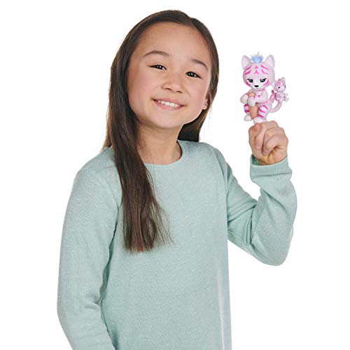 4 WowWee+Fingerlings+Light+Up+Baby+Tiger
