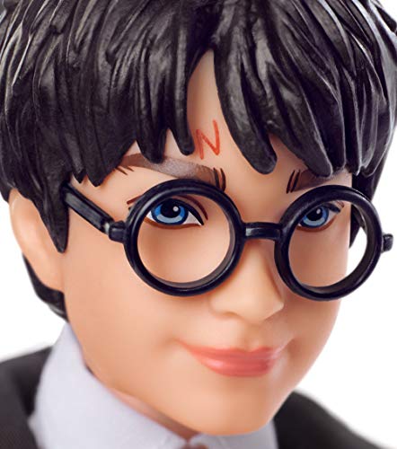 Mattel Harry Potter - Sammlerpuppe (ca. 26 cm) mit Hogwarts-Uniform, Gryffindor-Robe und Zauberstab, Spielzeug ab 6 Jahren FYM50 – Bild 7