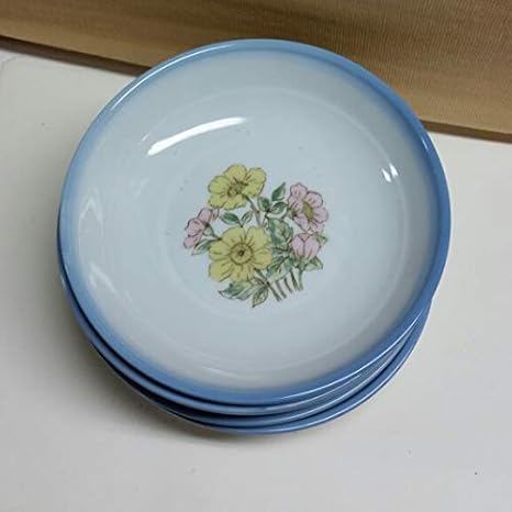 Amazon Co Jp 昭和レトロ花柄 小皿 5枚セットキッチン 映画 小道具 古民家 インテリア 小鉢 クウネル 雑貨 コレクション ホビー