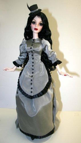 Walking Suit Pattern for 18.25" Evangeline Ghastly