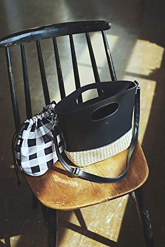 コスパ最高! 毎日のコーデが素敵に決まる大人のおしゃれかごバッグBOOK by 高山都：4/23発売【ムック本付録】人気モデル・高山都さんデザインのショルダーかごバッグ(ギンガムチェックの巾着付き)