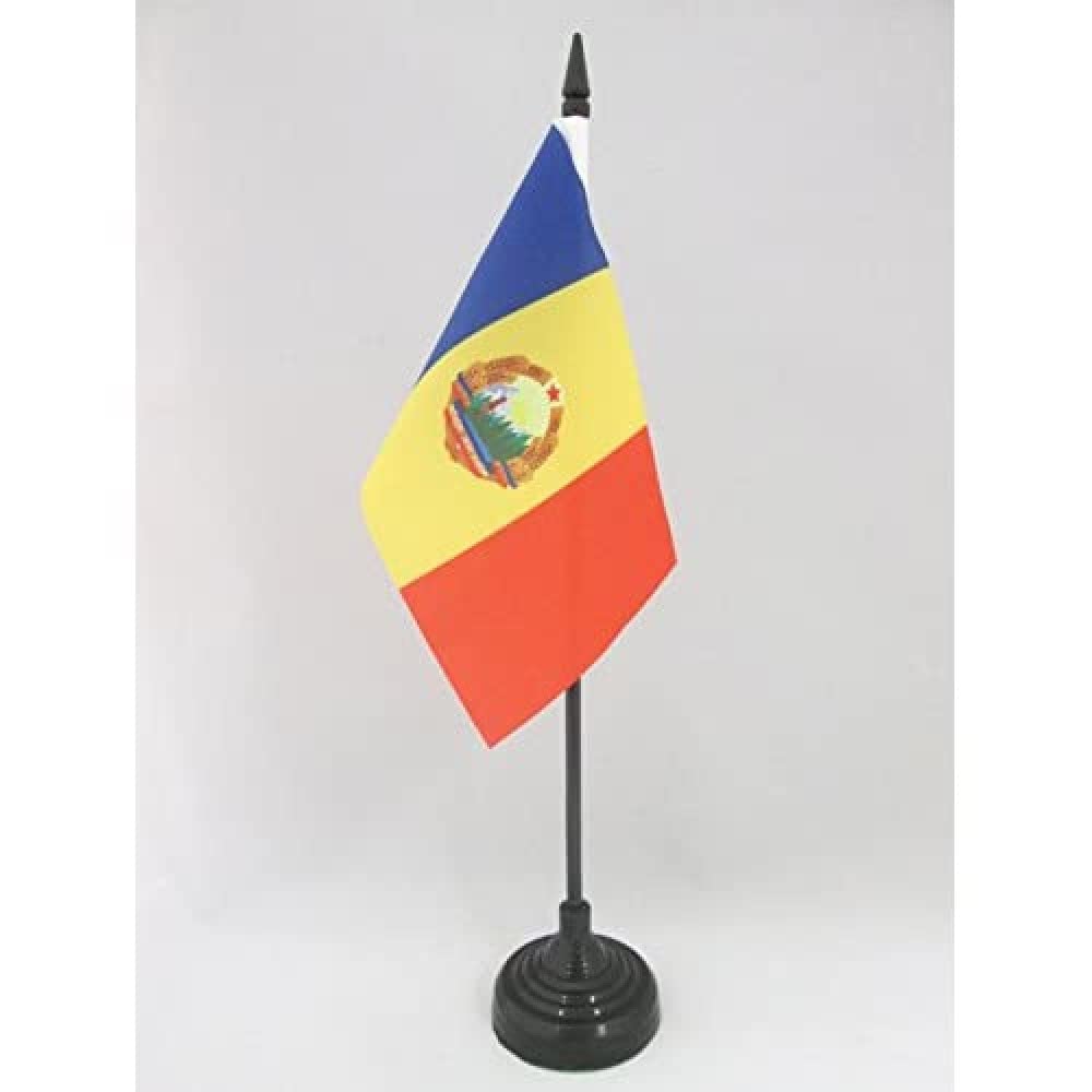 AZ FLAG - Socialist Republic of Romania 1947-1989 Table Flag 4'' x 6'' - Romanian People's Republic Office Mini Banner 100% Polyester 15 x 10 cm - Mini Desk Flag with 10'' Pole and Black Plastic Base
