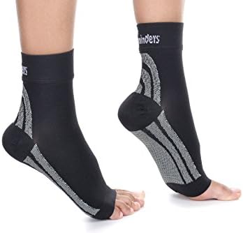 Footminders Plantar Fasciitis Compression Socks/Sleeves (Pair) - Relieve foot and heel pain due to flat feet or heel Spurs - Improve blood circulation and recovery (MEDIUM (M:6-9/W:7-10.5), Black)