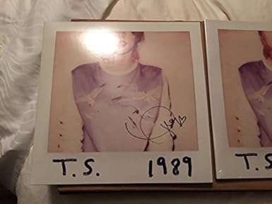 Taylor Swift HandSigned Autographed Debut Self Titled CD Signed HOT