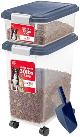 - Recipiente hermético de armazenamento de comida para animais de estimação de 35 lb 45 litros com colher e caixa de petiscos para cães, gatos e pássaros, mantém pragas afastadas