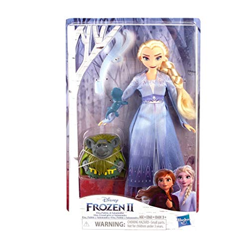 Hasbro Disney Die Eiskönigin Elsa Puppe im Reise-Outfit, inspiriert durch den Film Die Eiskönigin 2, mit Pabbie und Salamander – Bild 4